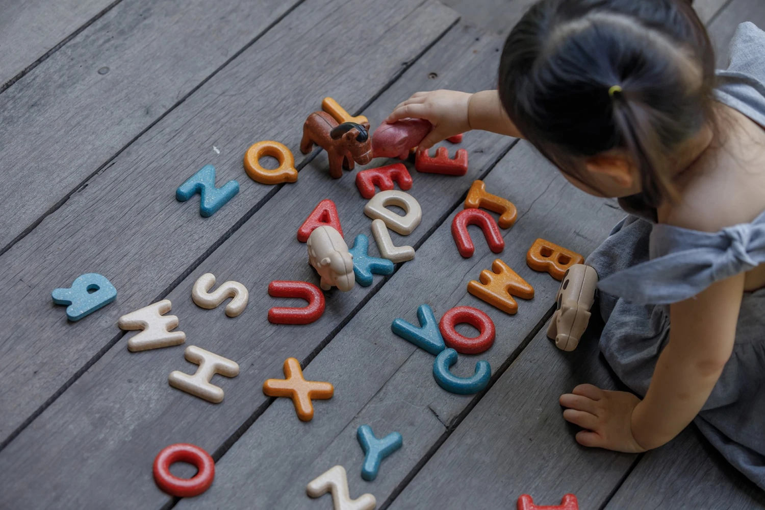 Plan Toys PlanToys Holzspielzeug Großbuchstaben Alphabet 6 Plan Toys PlanToys Holzspielzeug Großbuchstaben Alphabet – Bild 6