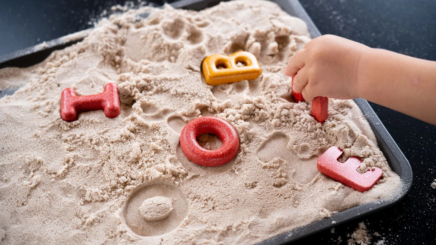 Plan Toys PlanToys Holzspielzeug Großbuchstaben Alphabet 8 Plan Toys PlanToys Holzspielzeug Großbuchstaben Alphabet – Bild 8