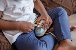 PlanToys Holzspielzeug Schnürsenkel-Orchard -Trixie Verkäufe 5409 4