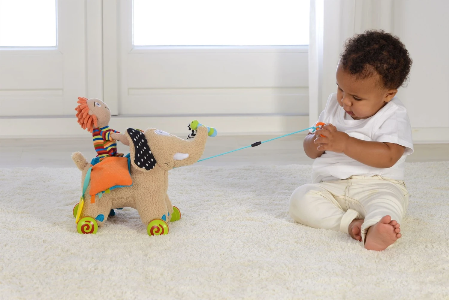 Dolce Classic Aktivitätsspielzeug Elefant Ollie & Sem - 33 Cm 5 Dolce Classic Aktivitätsspielzeug Elefant Ollie & Sem - 33 Cm – Bild 5