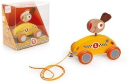 DAM Scratch Preschool: TRAVEL FIGURE KONIJN Louis 13.4x8.6x11.7cm, Mit Glocke, Im Karton, 18m+