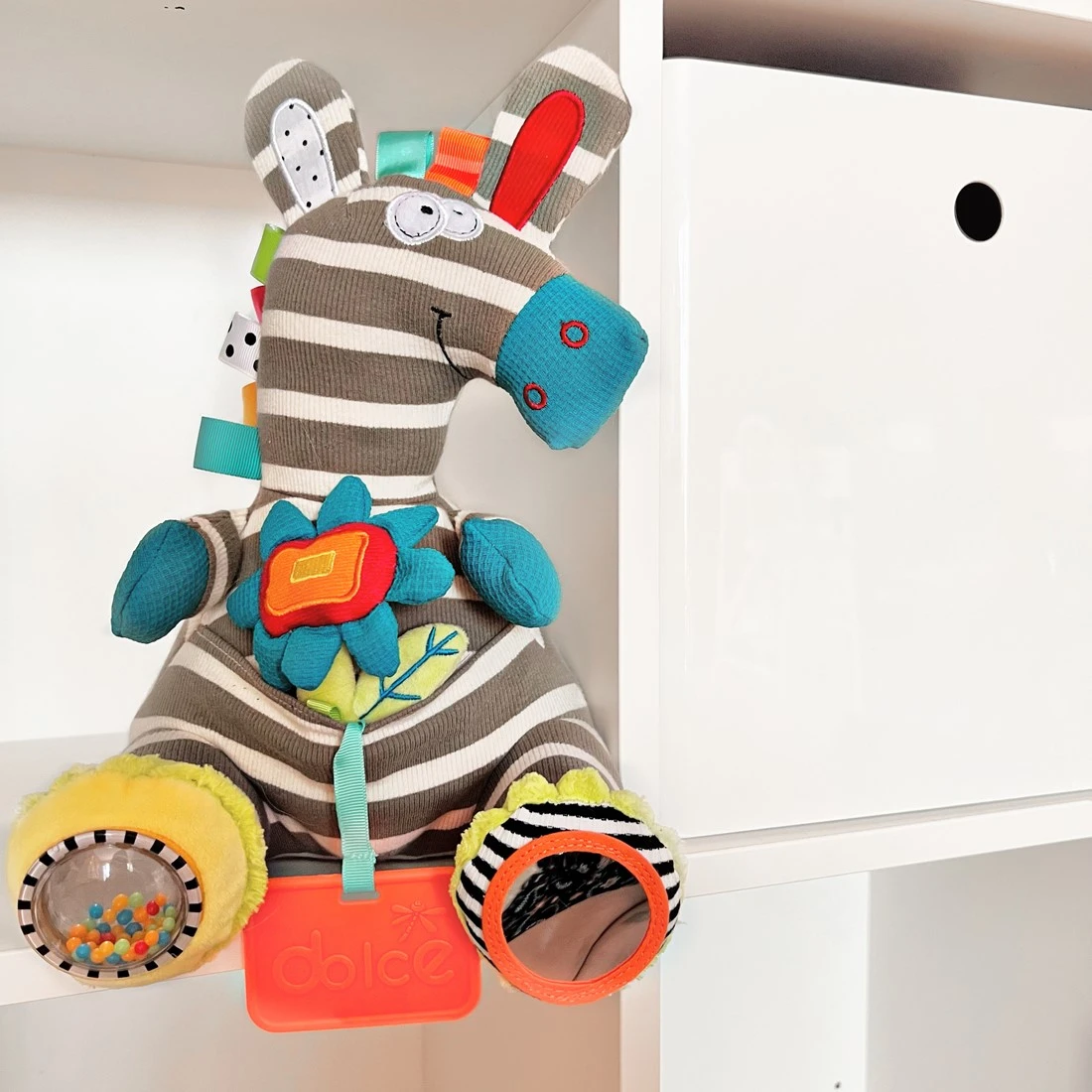 Dolce Classic Aktivitätsspielzeug Zebra Zeddy - 25 Cm 8 Dolce Classic Aktivitätsspielzeug Zebra Zeddy - 25 Cm – Bild 8