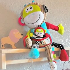 Dolce Classic Aktivitätsspielzeug Affe Charlie - 25 Cm -Trixie Verkäufe dolce toys play and learn monkey 1