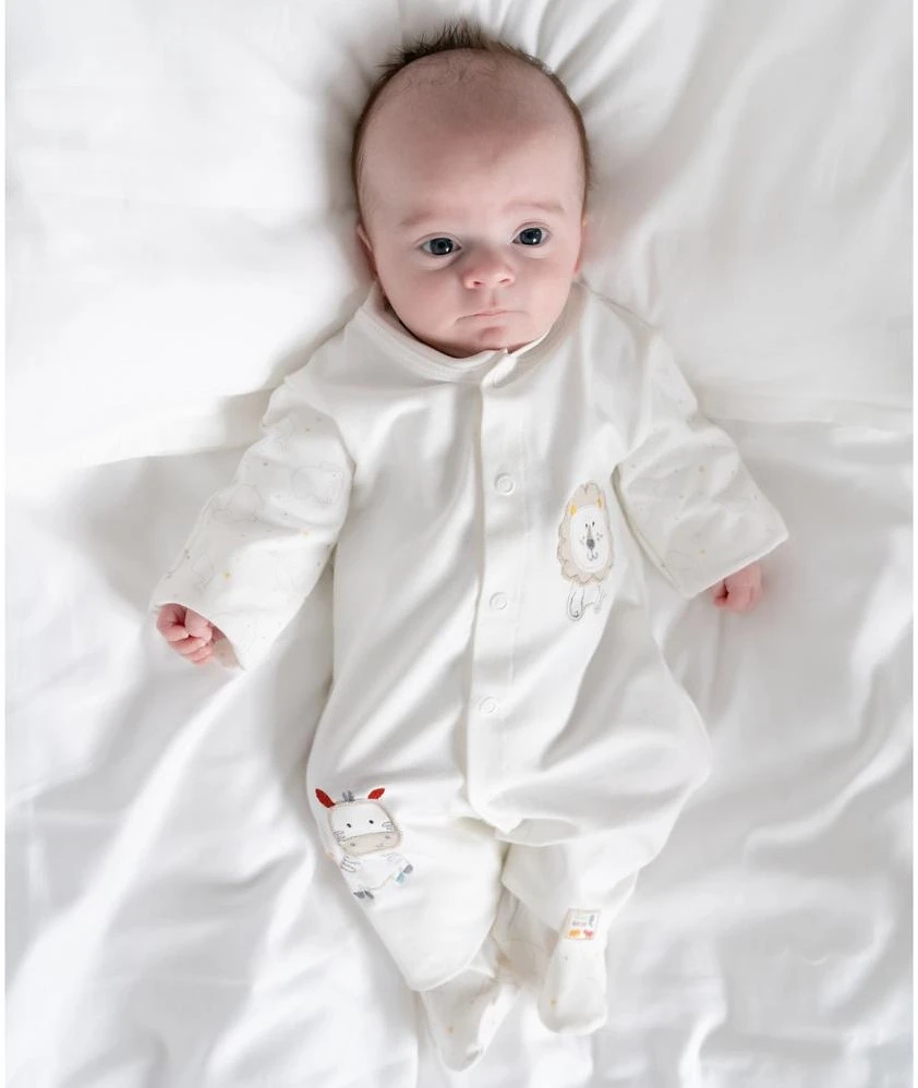 Fehn 056471 Schlafanzug FehnNATUR – Baby-Pyjama Set Mit Strampler & Spieltier Aus Bio-Baumwolle Für Babys Von 0-3 Monaten – Größe: 62 2 Fehn 056471 Schlafanzug FehnNATUR – Baby-Pyjama Set Mit Strampler & Spieltier Aus Bio-Baumwolle Für Babys Von 0-3 Monaten – Größe: 62 – Bild 2