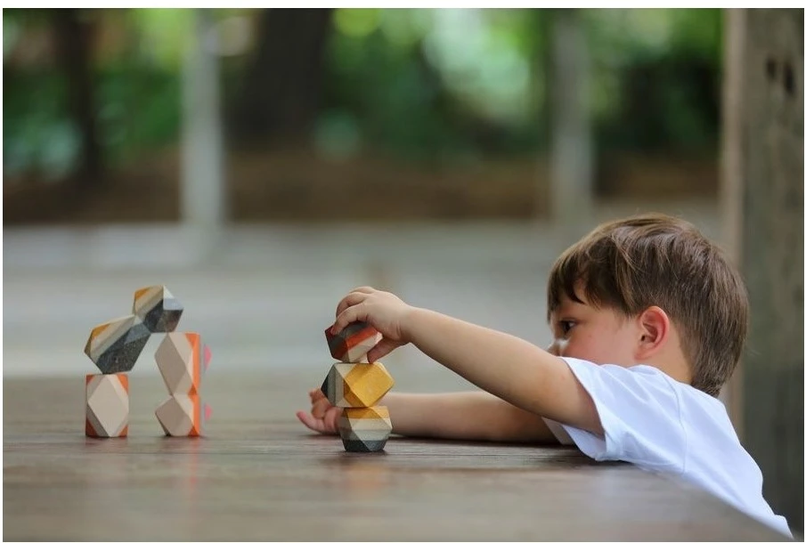 Plan Toys PlanToys Holzspielzeug Geo Stacking Felsen 2 Plan Toys PlanToys Holzspielzeug Geo Stacking Felsen – Bild 2