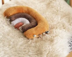 Snoozebaby Rainbow Puzzle Bumble -Trixie Verkäufe snoozebaby knuffel puzzel regenboog bumble 1