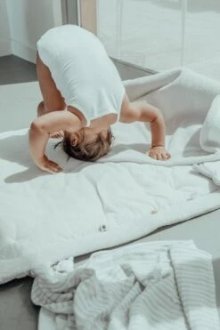 Snoozebaby Spieltuch Fröhlicher Spielstein Beige - 75x95cm 9 Snoozebaby Spieltuch Fröhlicher Spielstein Beige - 75x95cm -Trixie Verkäufe snoozebaby organic playing cloth cheerful playing 75x95cm stone beige