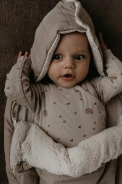 Snoozebaby Bodysuit Bio-Baumwolle Milky Rust Regenbogen - Größe 50-56 7 Snoozebaby Bodysuit Bio-Baumwolle Milky Rust Regenbogen - Größe 50-56 -Trixie Verkäufe snoozebaby organic romper rainbow girl 50 56 milky rust rainbow