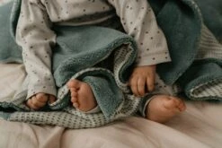 Snoozebaby Bio-Wickeltuch Trendy Wrapping - Smokey Green -Trixie Verkäufe snoozebaby organic wrap blanket trendy wrapping 90x110cm smokey green