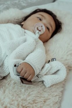 Snoozebaby Kuscheltier Sweet Dreaming Stone Beige - 25 X 25cm GOTS 10 Snoozebaby Kuscheltier Sweet Dreaming Stone Beige - 25 X 25cm GOTS -Trixie Verkäufe snoozebaby organisch knuffeldoekje 25x25 cm stone beige 1