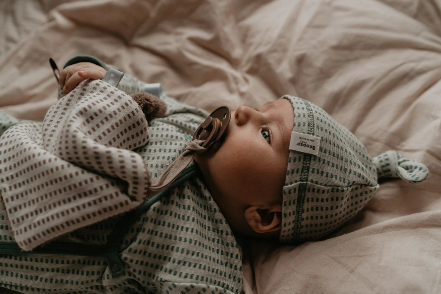 Snoozebaby Kuscheltier Sweet Dreaming Warm Braun - 25 X 25cm GOTS 4 Snoozebaby Kuscheltier Sweet Dreaming Warm Braun - 25 X 25cm GOTS – Bild 4