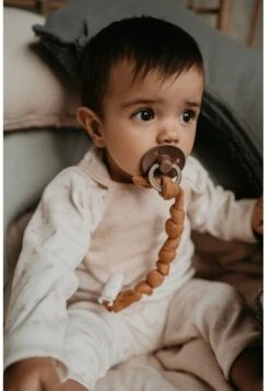 Snoozebaby Schnuller Schnur Toffee -Trixie Verkäufe snoozebaby schnuller schnur toffee 3